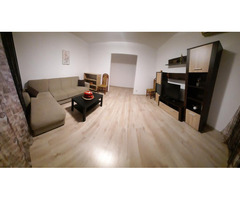 Ofer spre inchiriere  Ap. 3 cam  et 2/8 Piata Victoriei Dr Felix decomandat mobilat