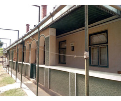 Vand casa cu gradina