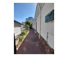 Ultracentral, ofer spre inchiriere 3 camere la curte, ideal sediu firma