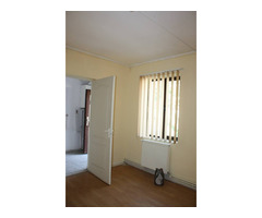 Ultracentral, ofer spre inchiriere 3 camere la curte, ideal sediu firma