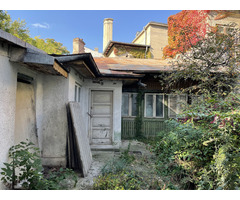 Casa la curte vizavi de Cismigiu