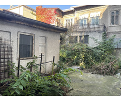 Casa la curte vizavi de Cismigiu