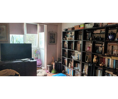 VÂND apartament de două camere (52500 euro) sau schimb cu o garsonieră și suma de 19000 euro