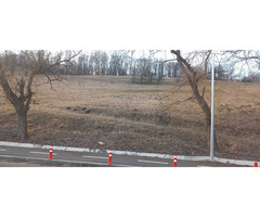 Teren Intravilan – Zonă Baraj Ighiș | 5.700 mp | Front Stradal Generos