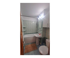 Ofer spre închiriere apartament cu două camere