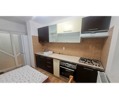 Ofer spre închiriere apartament cu două camere