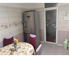 Apartament 3 camere decomandat, 71 mp, etaj 2, 2 băi, complet mobilat –  Berca