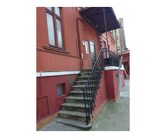 vand apartament in vila