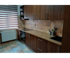 Închiriez casă Aroneanu - 5 camere, 1000 mp curte, panouri fotovoltaice, 5 km de Podu de Fier