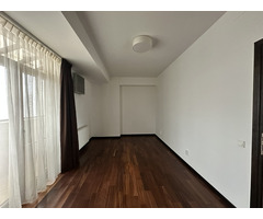 Inchiriez apartament 3 camere nemobilat zona Baneasa cu loc parcare subterana