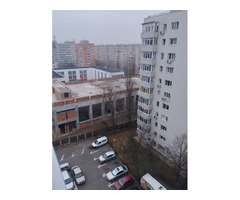 Vând apartament cu patru camere