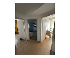 Apartament cu doua camere decomandat la 10min de metrourile Aparatorii Patriei si Dimitrie Leonida