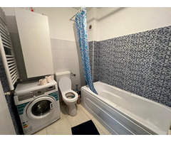 Apartament cu doua camere decomandat la 10min de metrourile Aparatorii Patriei si Dimitrie Leonida